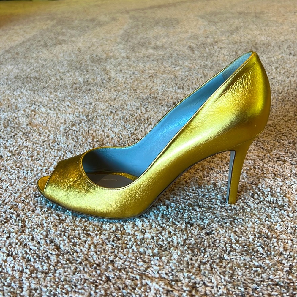 Sergio Rossi Gold Leather Peep Toe Pumps sz40